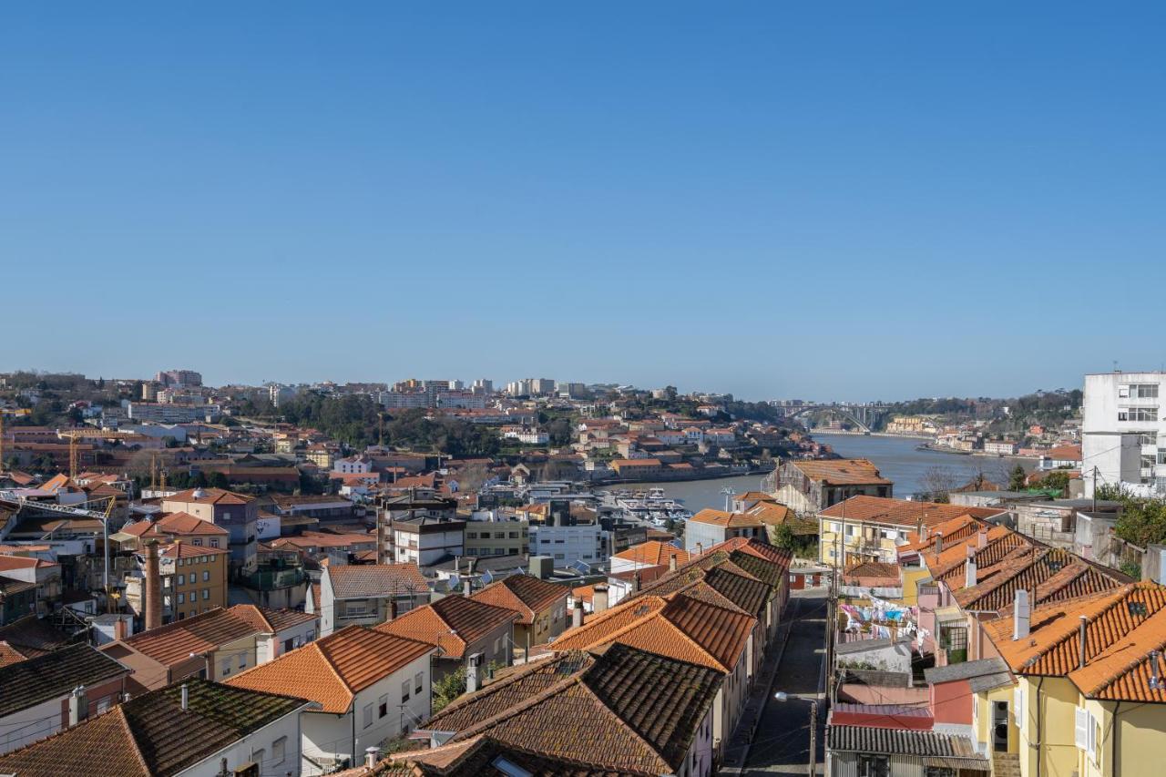 Host Wise - Lovely Bright Flat - Instaworthy City View ヴィラ・ノヴァ・デ・ガイア エクステリア 写真