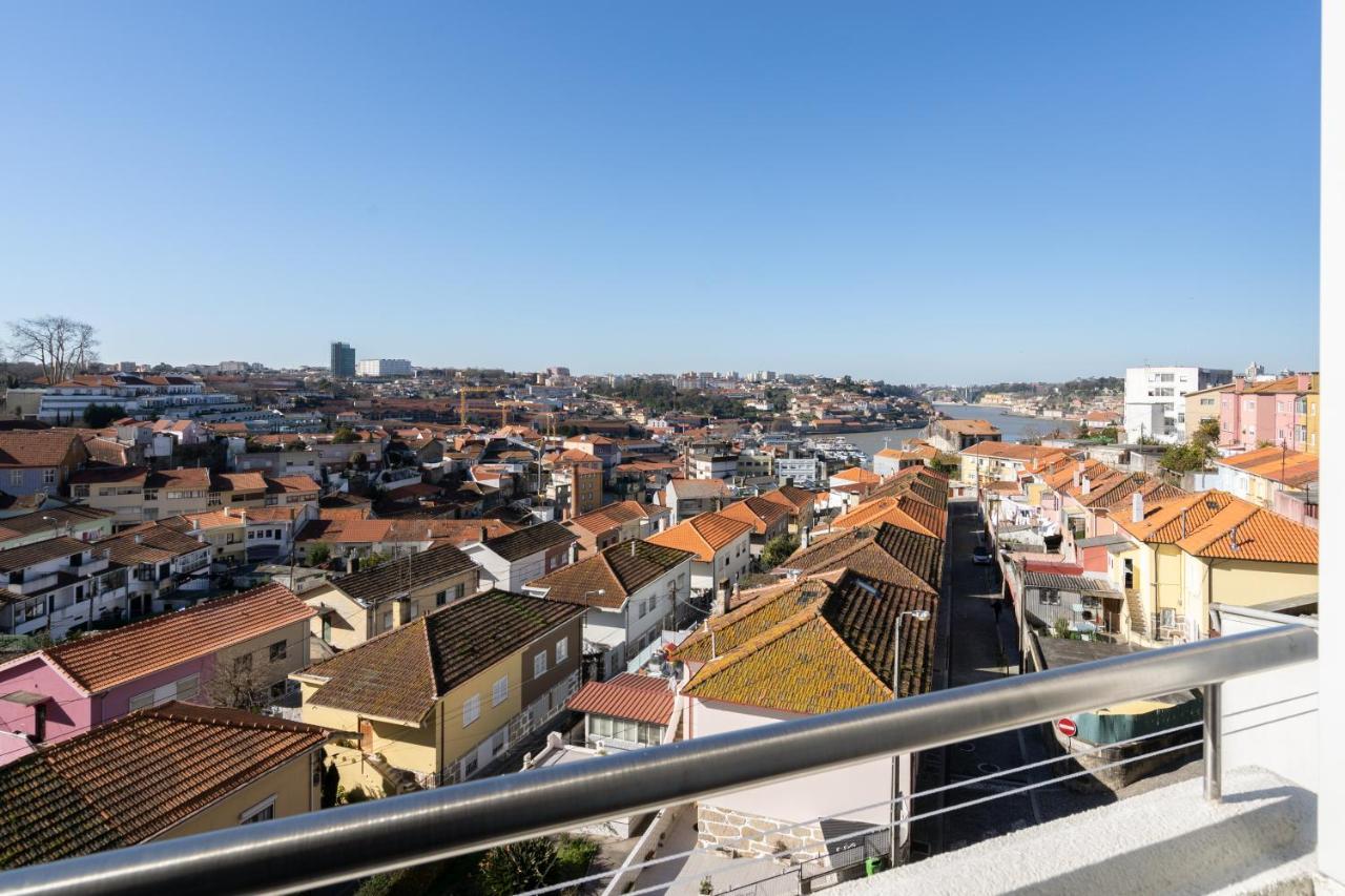 Host Wise - Lovely Bright Flat - Instaworthy City View ヴィラ・ノヴァ・デ・ガイア エクステリア 写真